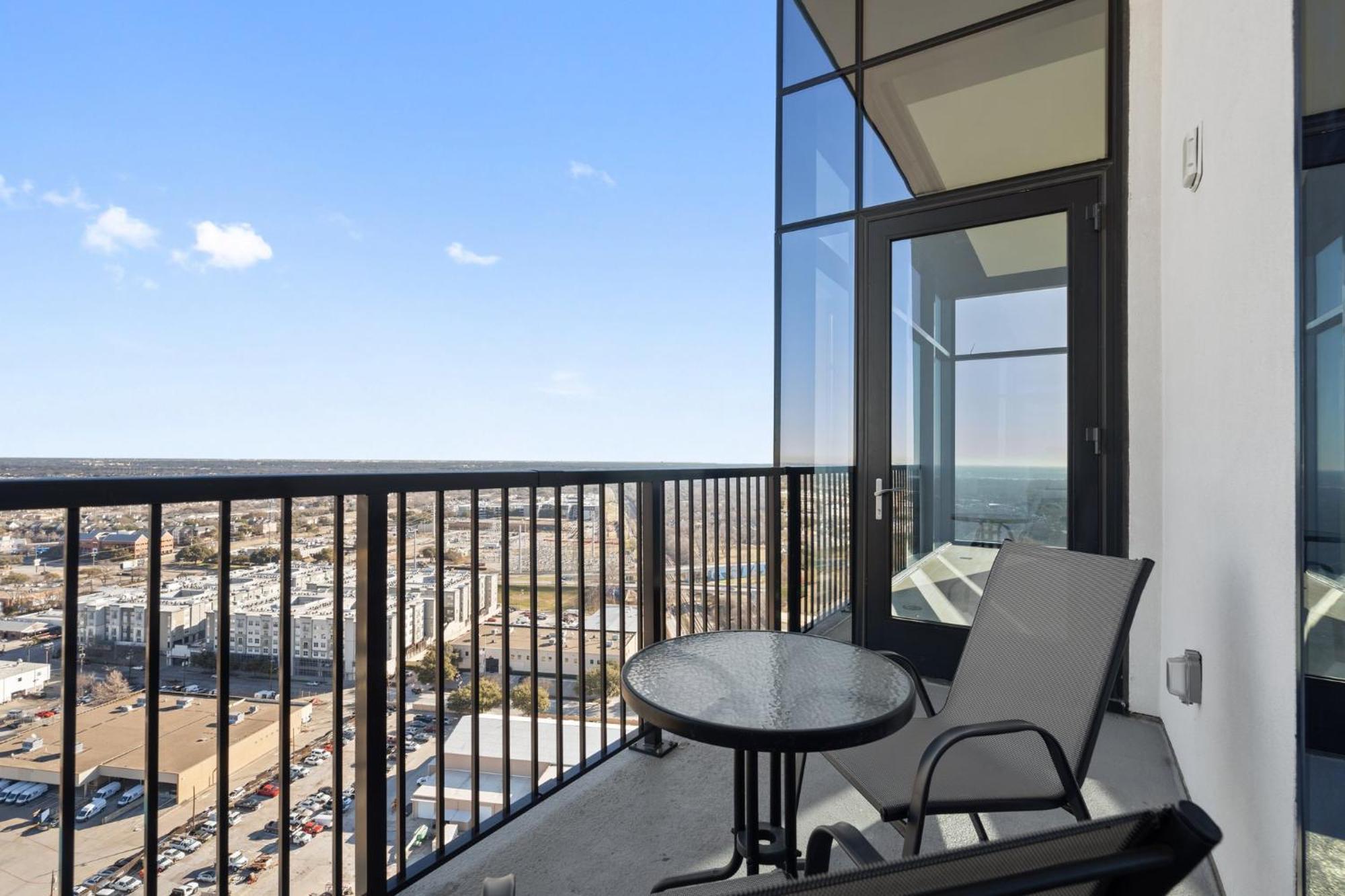 Luxurious Penthouse With Stunning Dallas Views Apartment Exterior photo